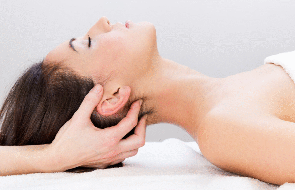 Massage cổ vai gáy - Ảnh 2
