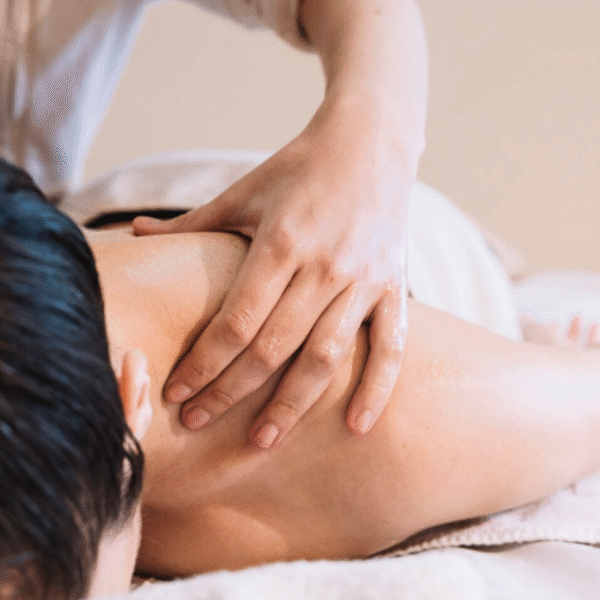 Massage cổ vai gáy